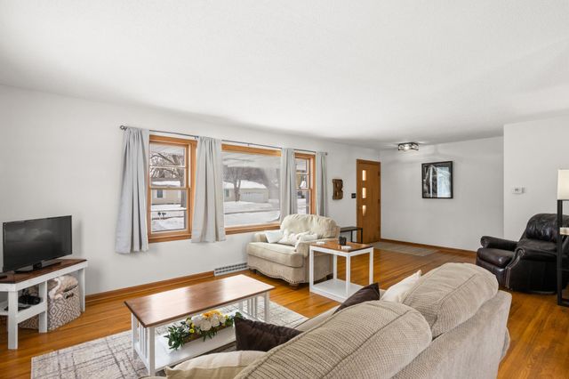 302 Fingal Drive, Alexandria, MN 56308