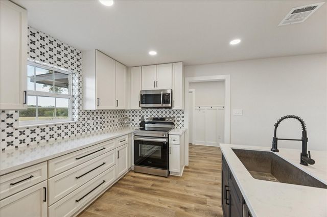 5844 Fm 949 Road, Sealy, TX 77418