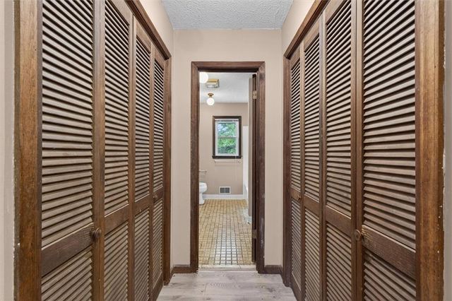 6882 Cowan Mill Rd, Winston, GA 30187