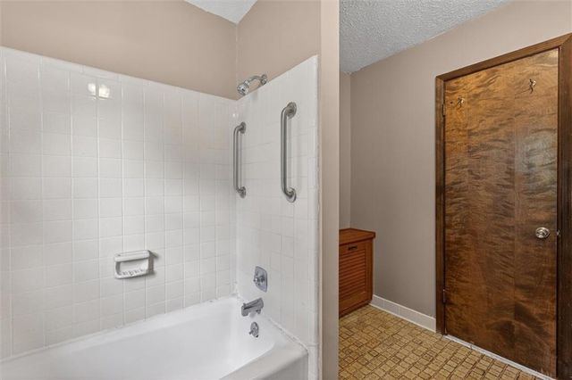 6882 Cowan Mill Rd, Winston, GA 30187