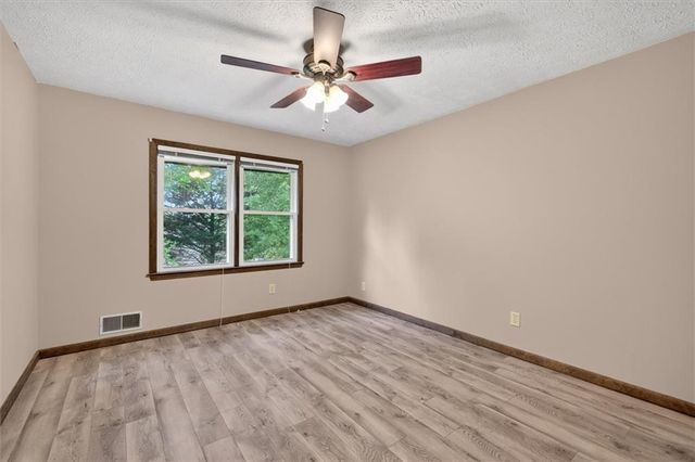 6882 Cowan Mill Rd, Winston, GA 30187