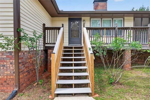 6882 Cowan Mill Rd, Winston, GA 30187