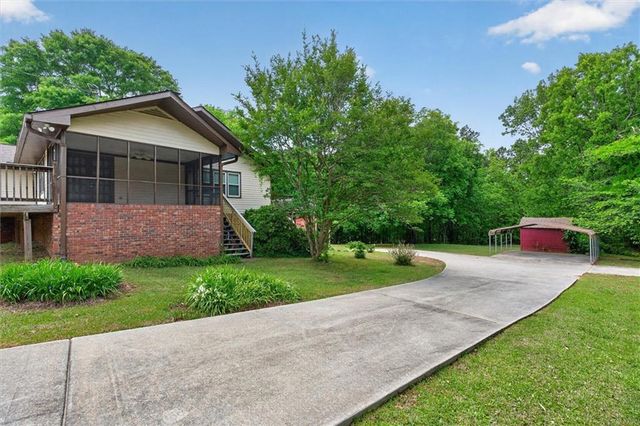 6882 Cowan Mill Rd, Winston, GA 30187
