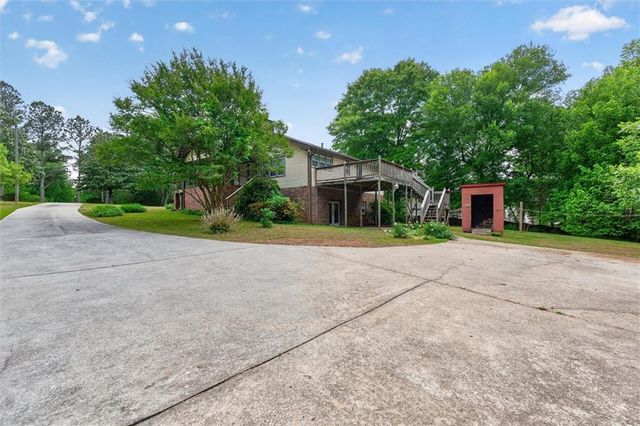 6882 Cowan Mill Rd, Winston, GA 30187