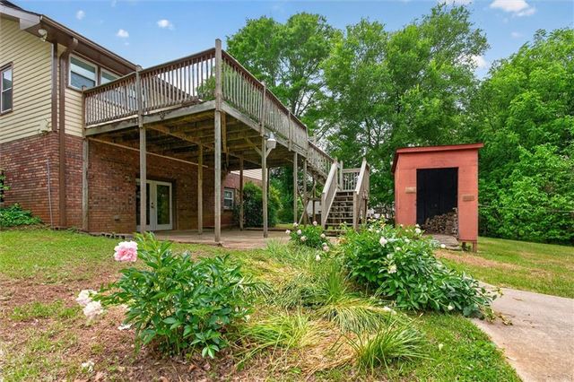 6882 Cowan Mill Rd, Winston, GA 30187