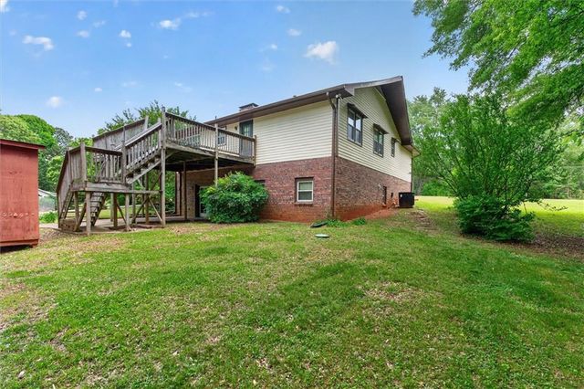 6882 Cowan Mill Rd, Winston, GA 30187