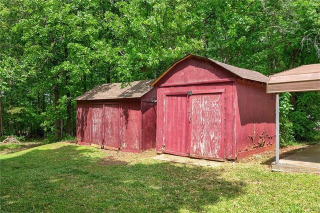 6882 Cowan Mill Rd, Winston, GA 30187