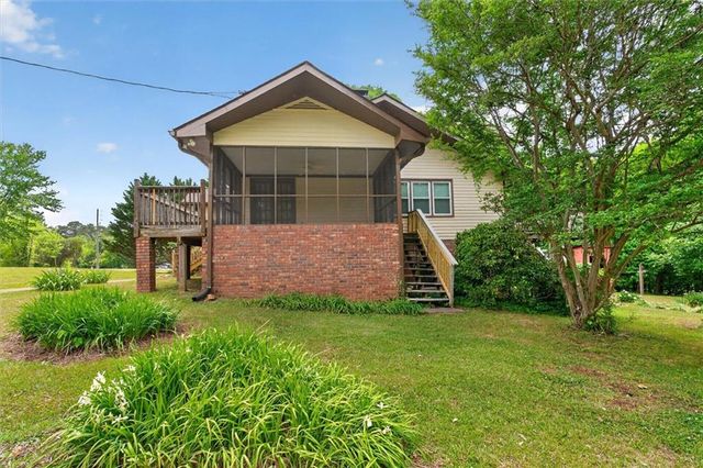 6882 Cowan Mill Rd, Winston, GA 30187