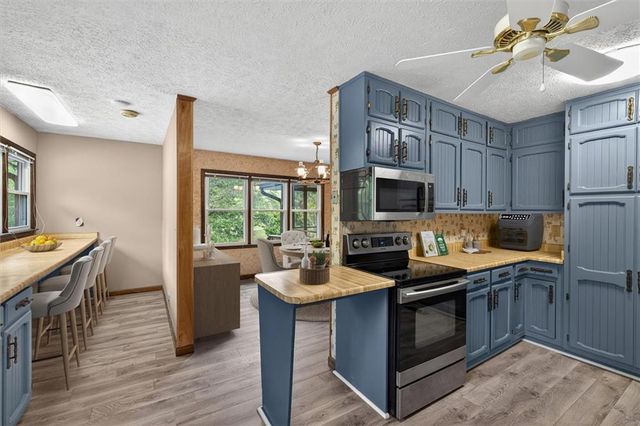 6882 Cowan Mill Rd, Winston, GA 30187