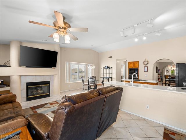 1913 Madagascar Lane, Las Vegas, NV 89117