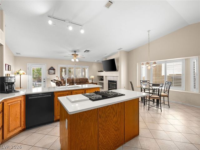 1913 Madagascar Lane, Las Vegas, NV 89117