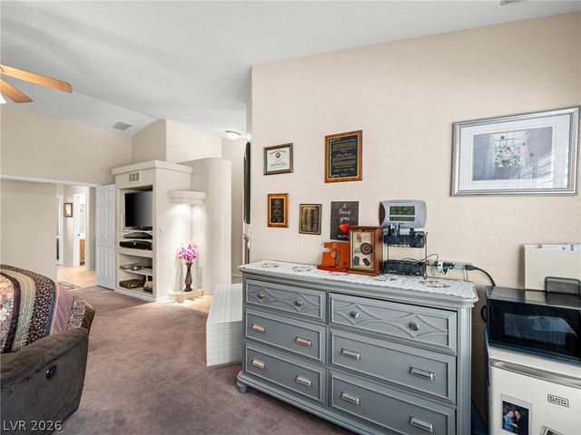 1913 Madagascar Lane, Las Vegas, NV 89117