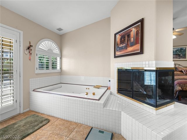 1913 Madagascar Lane, Las Vegas, NV 89117