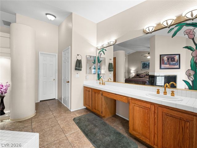 1913 Madagascar Lane, Las Vegas, NV 89117