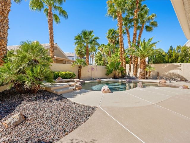 1913 Madagascar Lane, Las Vegas, NV 89117