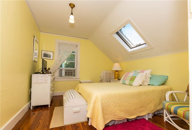 18 Lucas Avenue, Newport, RI 02840