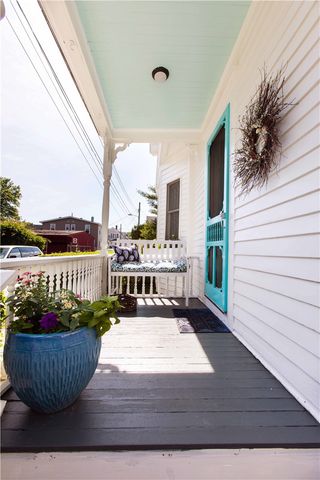 18 Lucas Avenue, Newport, RI 02840