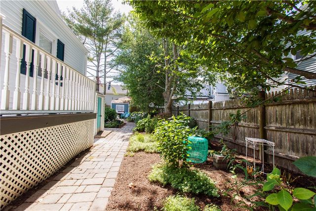 18 Lucas Avenue, Newport, RI 02840