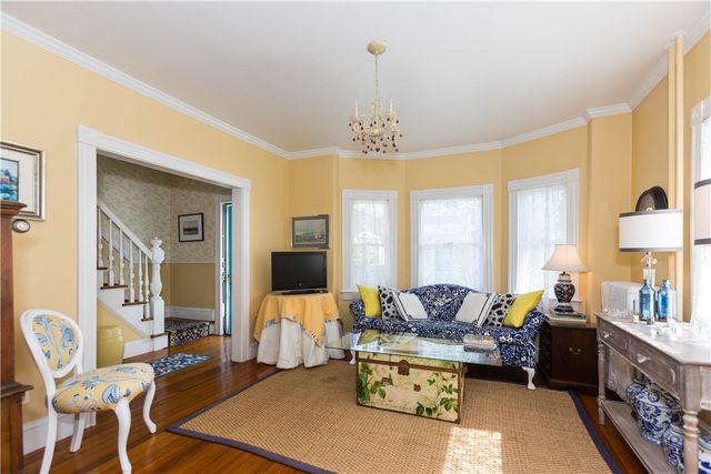 18 Lucas Avenue, Newport, RI 02840