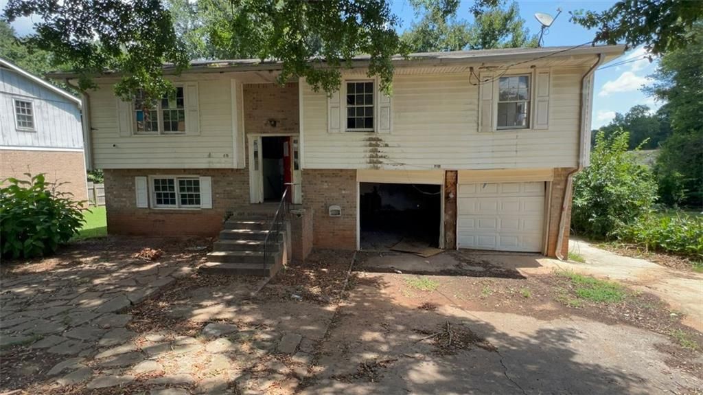 1936 SNAPFINGER Road, Decatur, GA 30035