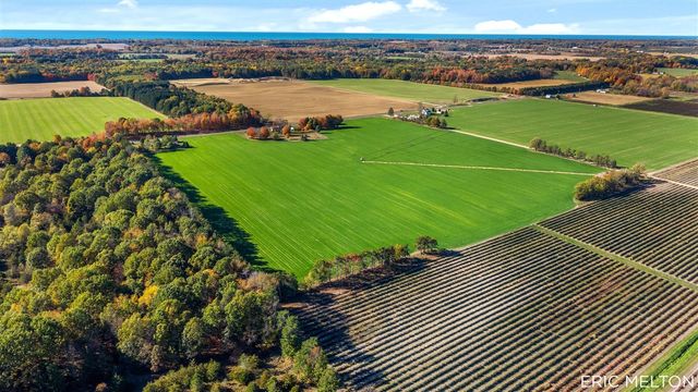 529 68th Street, South Haven, MI 49090