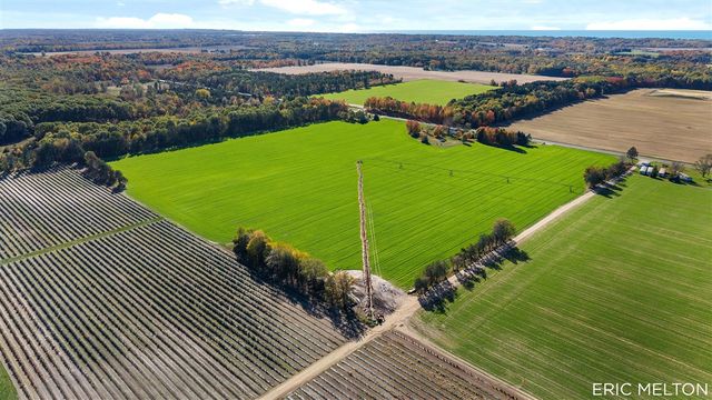 529 68th Street, South Haven, MI 49090