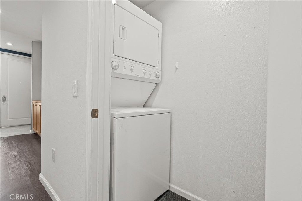 Image 14 of property listing at 201 E Angeleno 426, Burbank, CA 91502