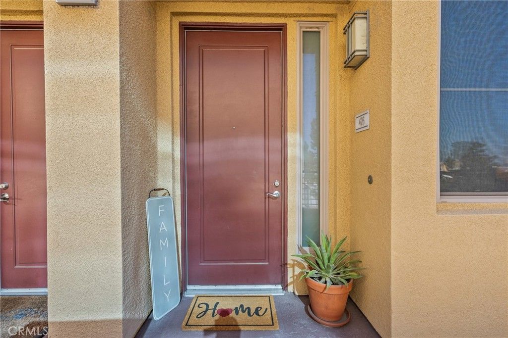 Image 2 of property listing at 201 E Angeleno 426, Burbank, CA 91502