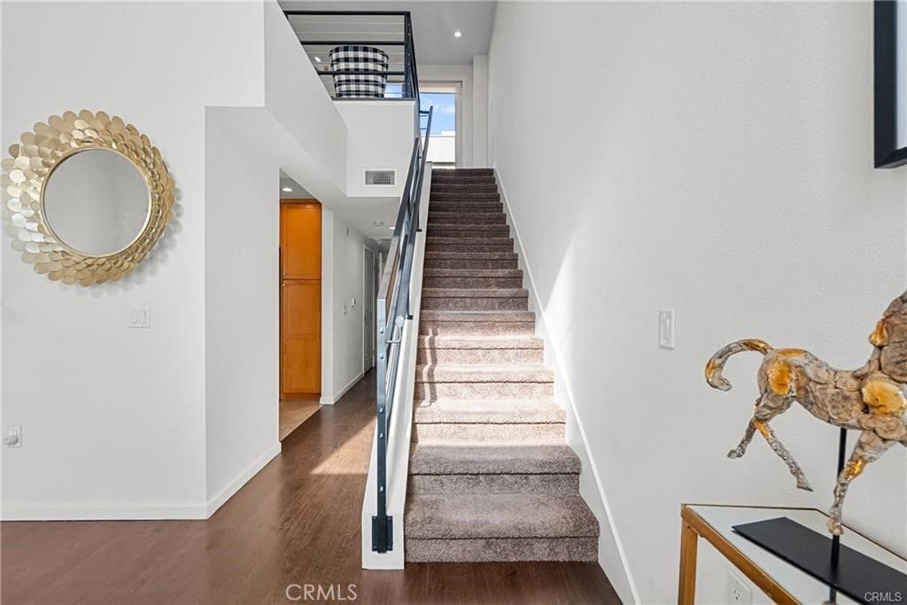 Image 21 of property listing at 201 E Angeleno 426, Burbank, CA 91502