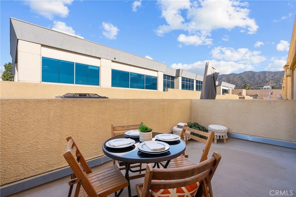 Image 23 of property listing at 201 E Angeleno 426, Burbank, CA 91502