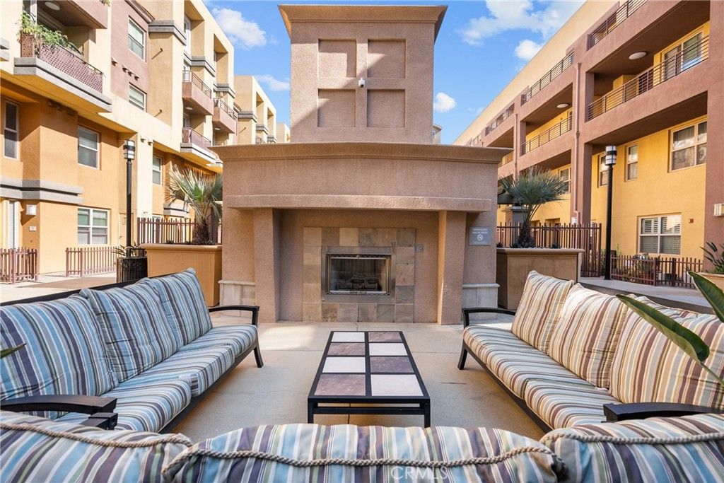 Image 28 of property listing at 201 E Angeleno 426, Burbank, CA 91502