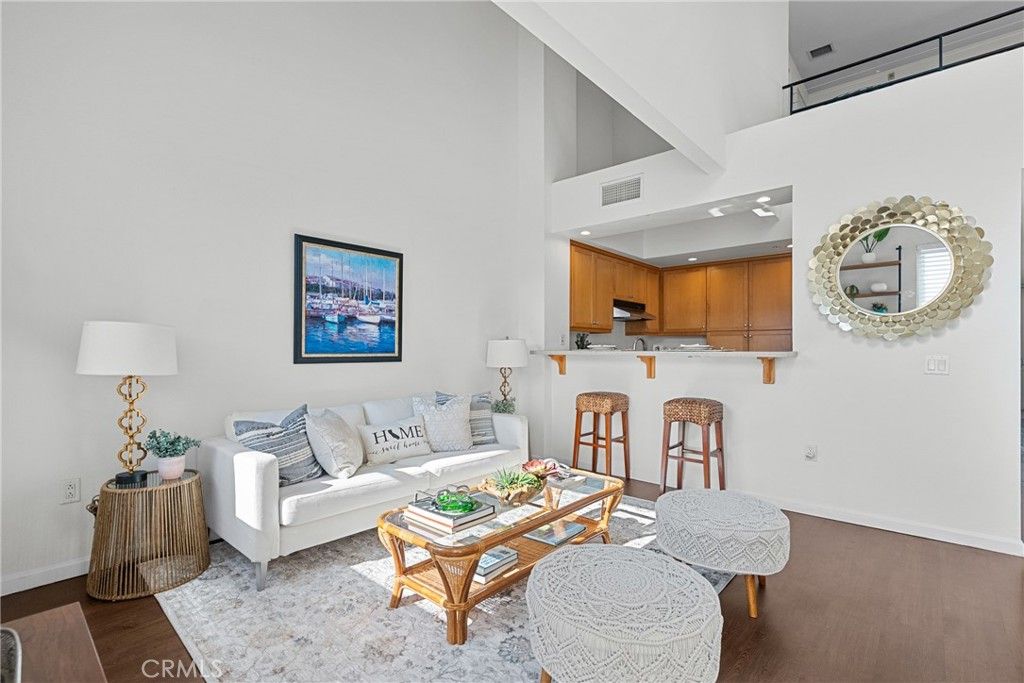 Image 5 of property listing at 201 E Angeleno 426, Burbank, CA 91502