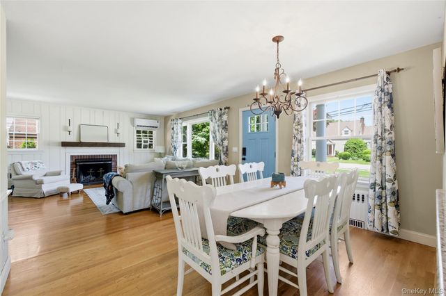 28 Hemlock Lane, Bay Shore, NY 11706