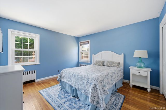 28 Hemlock Lane, Bay Shore, NY 11706