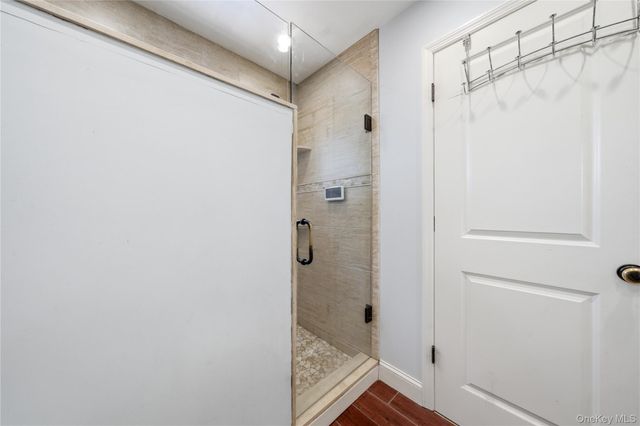 28 Hemlock Lane, Bay Shore, NY 11706