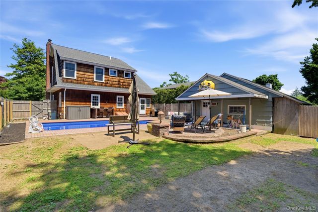 28 Hemlock Lane, Bay Shore, NY 11706