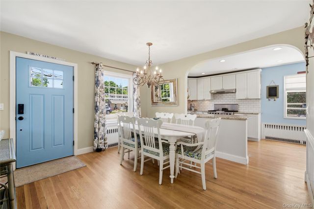 28 Hemlock Lane, Bay Shore, NY 11706