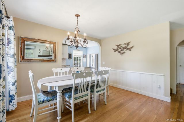 28 Hemlock Lane, Bay Shore, NY 11706