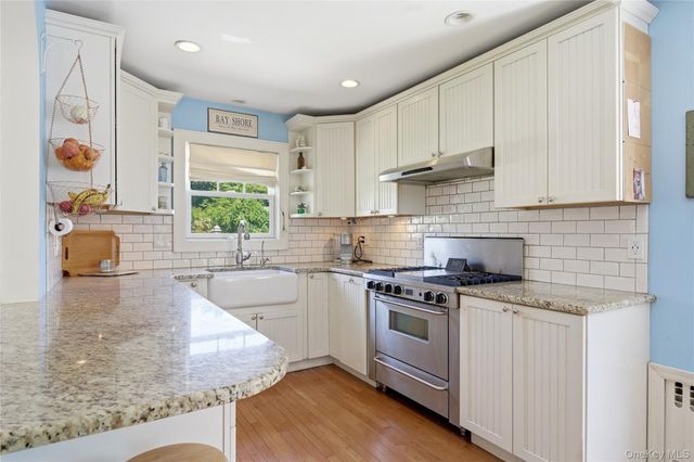28 Hemlock Lane, Bay Shore, NY 11706