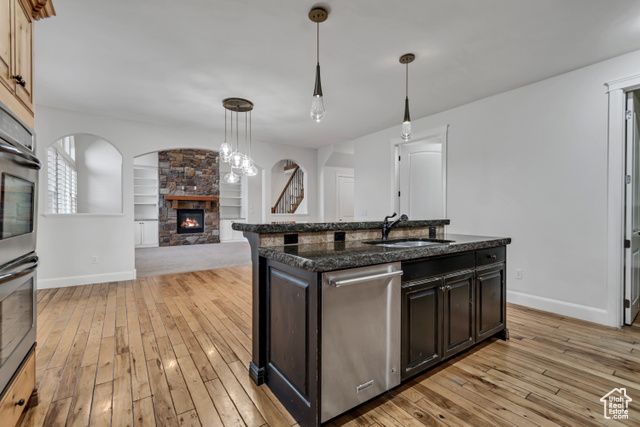 1498 W MULE TRAIN DR, Bluffdale, UT 84065