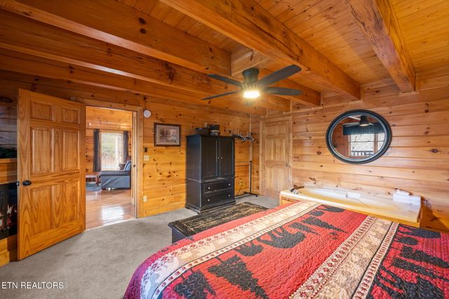 1924 Cougar Crossing Way, Sevierville, TN 37862
