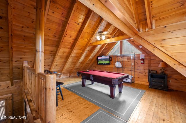 1924 Cougar Crossing Way, Sevierville, TN 37862