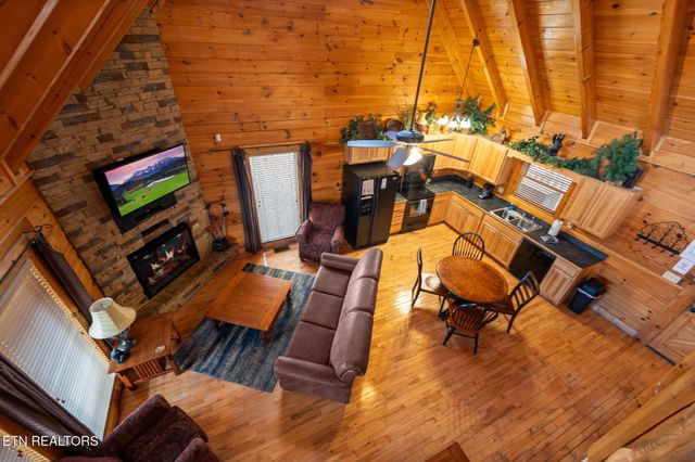 1924 Cougar Crossing Way, Sevierville, TN 37862