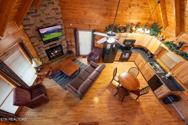 1924 Cougar Crossing Way, Sevierville, TN 37862