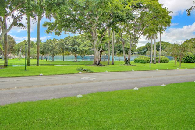 8864 Sunscape Lane, Boca Raton, FL 33496