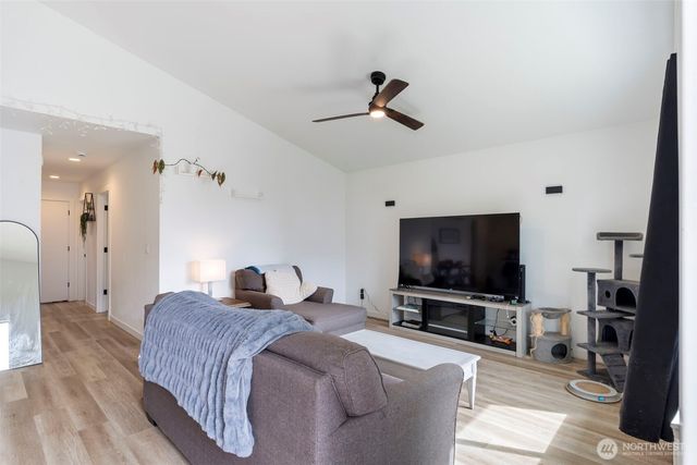 2011 Apple Road, Winlock, WA 98596