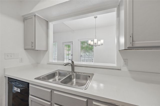 8600 Coppertowne Lane 1305, Dallas, TX 75243