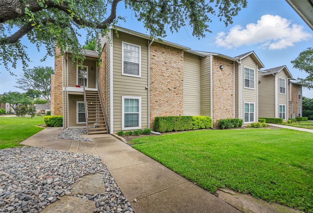 8600 Coppertowne Lane 1305, Dallas, TX 75243