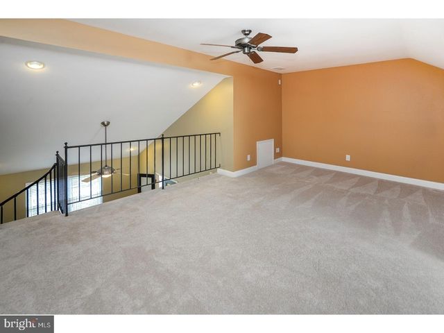 102 HAZELWOOD LN, Marlton, NJ 08053