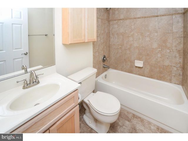 102 HAZELWOOD LN, Marlton, NJ 08053
